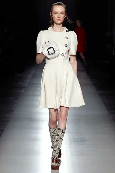 Look 4